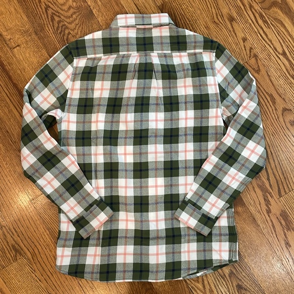Boy’s Vineyard Vines Flannel Button Up/Button Down Shirt. Size Large. - Picture 10 of 10